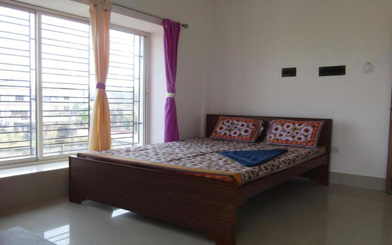 Staymaker Hotel Sannidhyo Shantiniketan Bagian luar foto